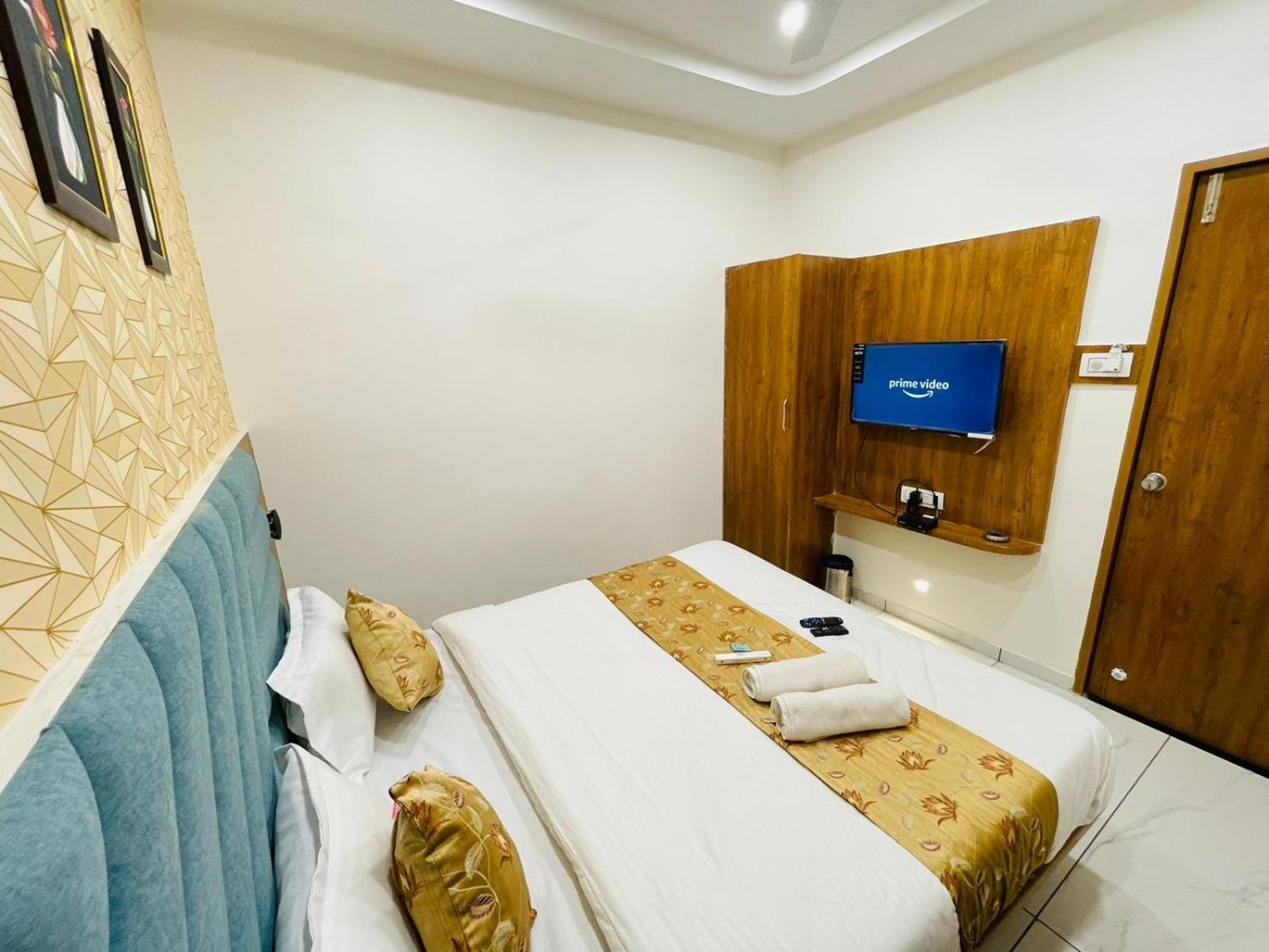 Hotel Avenue Sky Amhedabad Dış mekan fotoğraf