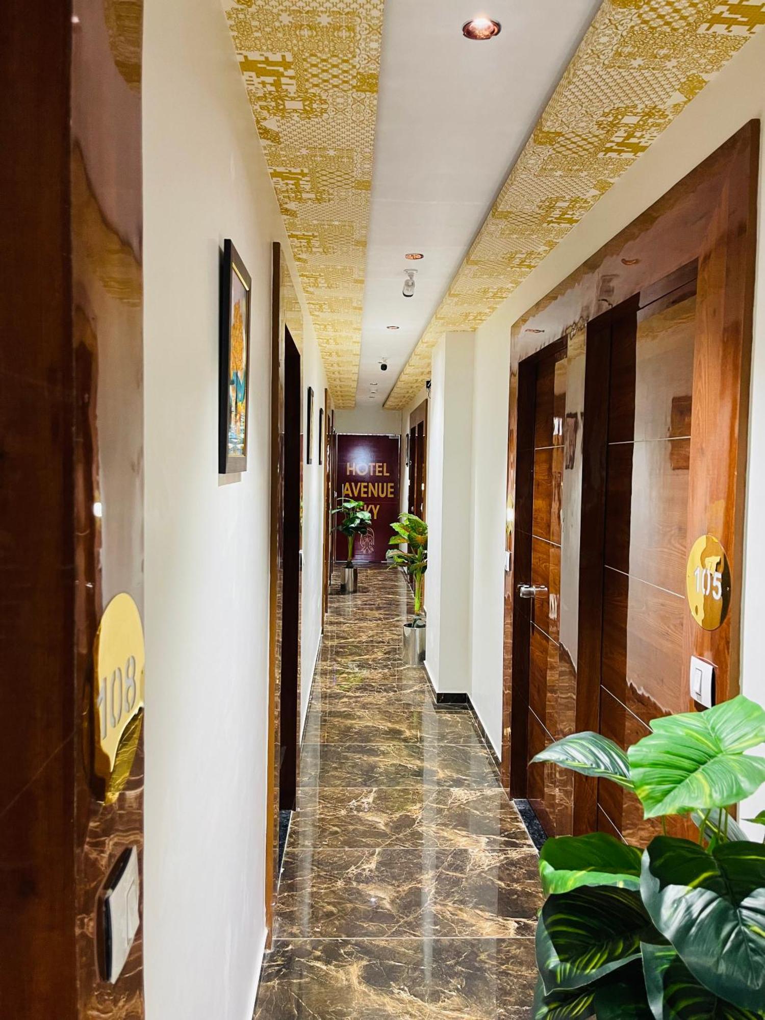 Hotel Avenue Sky Amhedabad Dış mekan fotoğraf