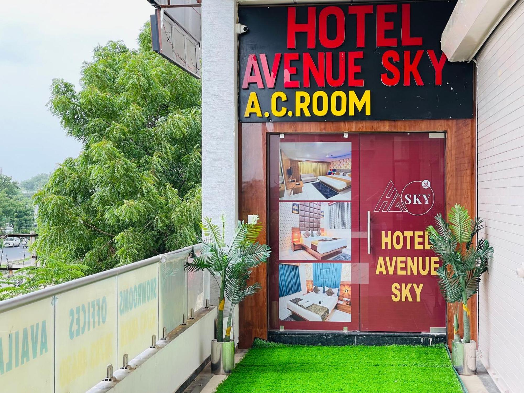 Hotel Avenue Sky Amhedabad Dış mekan fotoğraf